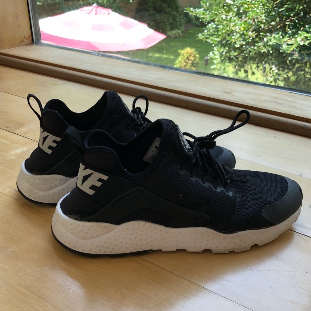 Nike Huarache Black Sneaker